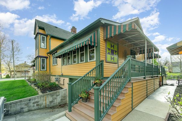 Backyard, Exterior, Facade, Queen Anne Victorian