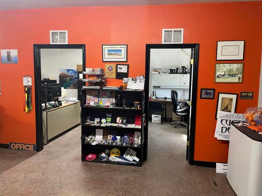 Home Office, Interior