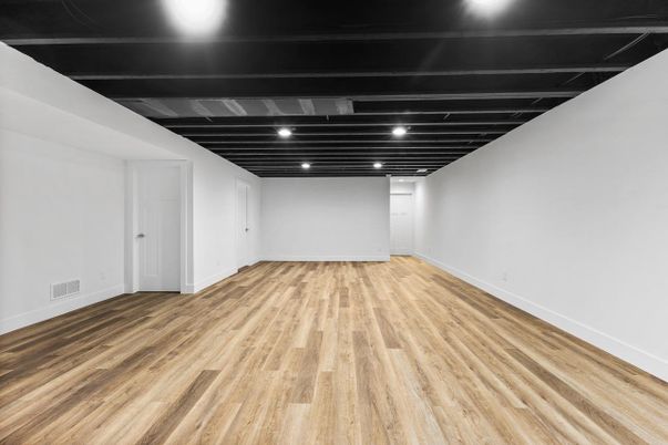 Empty room, Interior, Recessed Lighting, Wood Texture Flooring