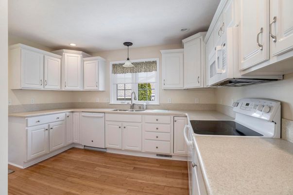 Interior, Kitchen, Pendant Lights, Recessed Lighting, Wood Texture Flooring