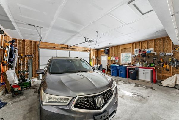 Garage, Interior, Wooden Walls