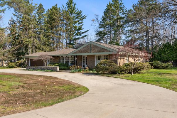 Backyard, Exterior, Facade, Brick Facade, Ranch