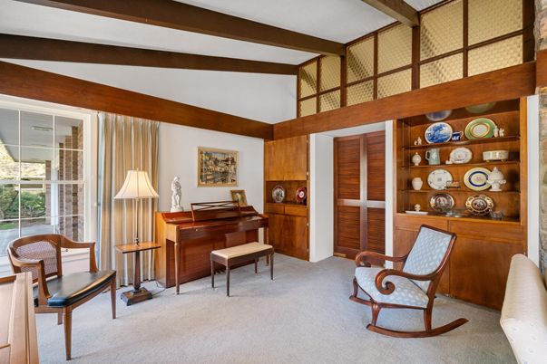 Interior, Piano, Wooden Beams