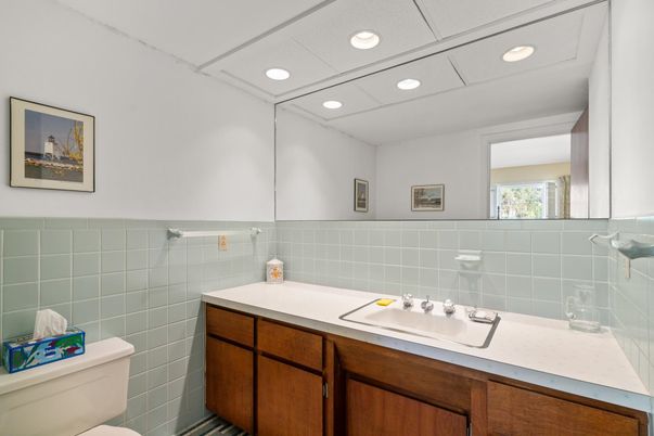 Bathroom, Interior, Recessed Lighting