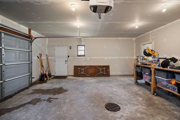 Garage, Interior