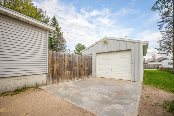 Detached Garage, Exterior