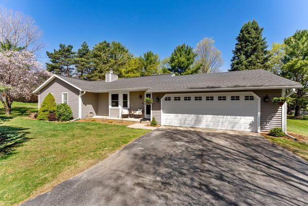 Attached, Exterior, Facade, Ranch