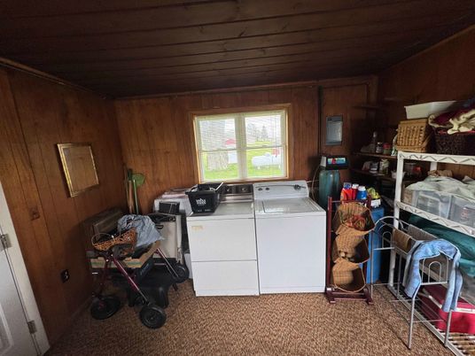 Interior, Washer, Wooden Ceilings, Wooden Walls
