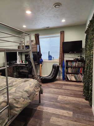 Bedroom, Fitness Equipment, Interior, Recessed Lighting, Wood Texture Flooring
