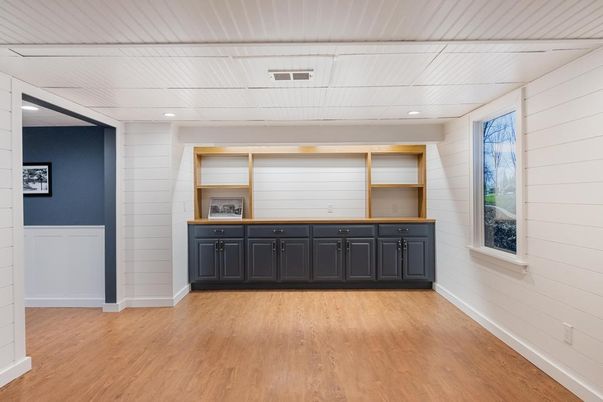 Interior, Recessed Lighting, Wood Texture Flooring