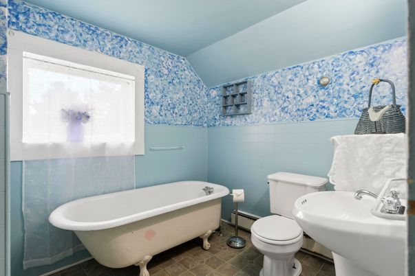 Bathroom, Free Standing Baths, Interior