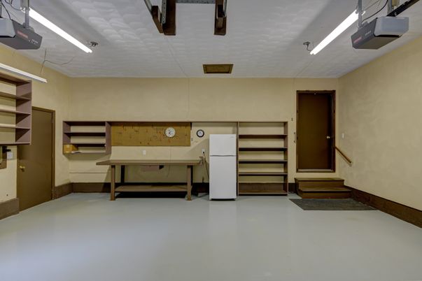 Garage, Interior