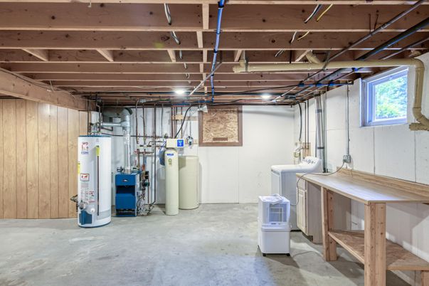 Interior, Washer, Wooden Beams