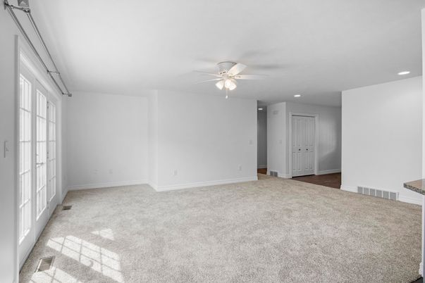 Empty room, Interior, Recessed Lighting