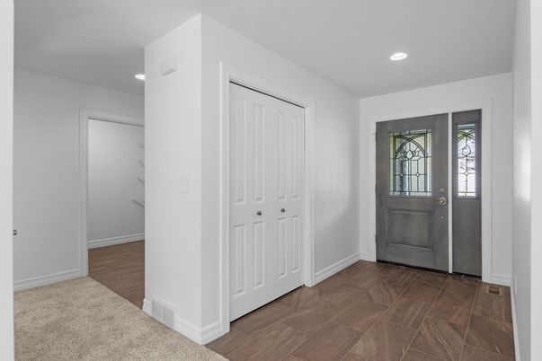 Interior, Recessed Lighting, Wood Texture Flooring