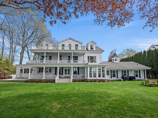 Backyard, Exterior, Facade, Queen Anne Victorian