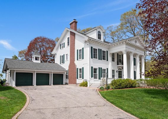 Attached, Exterior, Facade, Brick Facade, Georgian