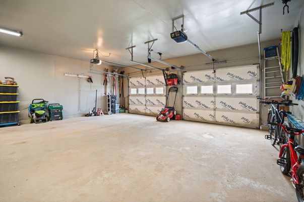 Garage, Interior