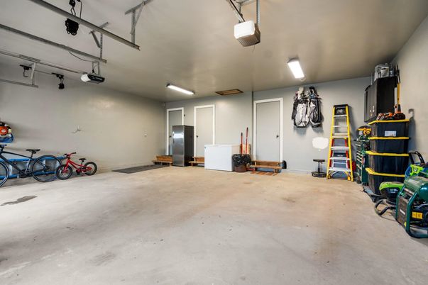 Garage, Interior