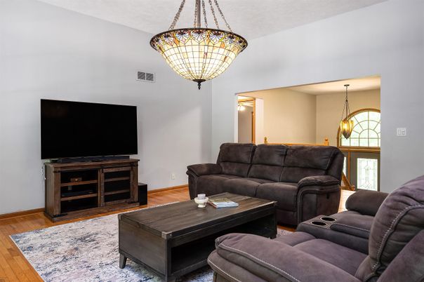 Interior, Living room, Pendant Lights, Wood Texture Flooring