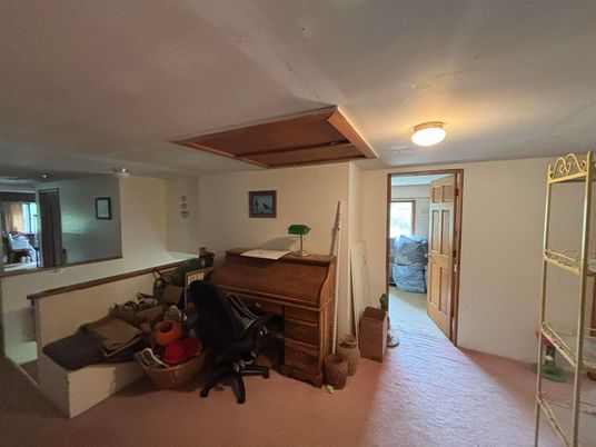 Home Office, Interior