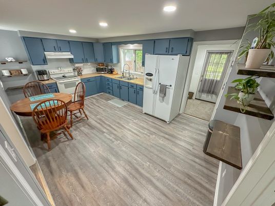 Dining room, Interior, Kitchen, Recessed Lighting, Wood Texture Flooring