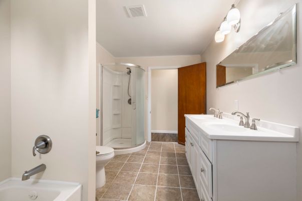 Bathroom, Dual Sink Vanities, Interior