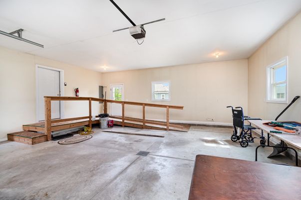 Garage, Interior