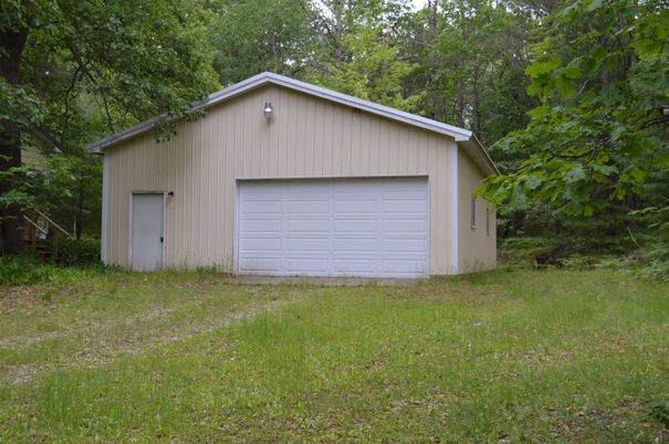 Detached Garage, Exterior