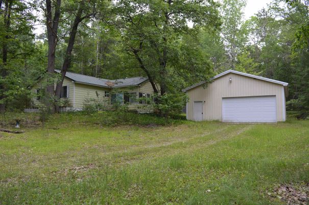 Backyard, Detached Garage, Exterior