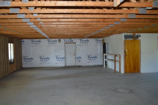 Empty room, Interior, Wooden Beams