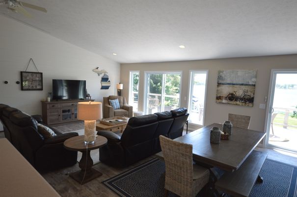 Dining room, Interior, Living room, Recessed Lighting, Wood Texture Flooring