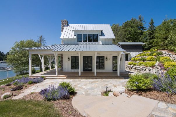 Exterior, Facade, Farmhouse