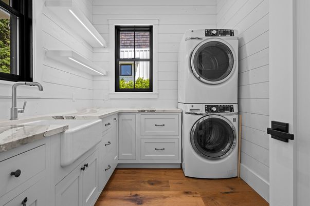 Interior, Washer, Wood Texture Flooring