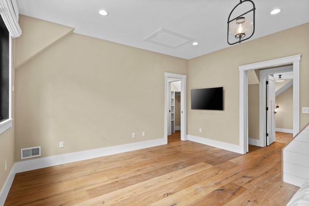 Empty room, Interior, Recessed Lighting, Wood Texture Flooring