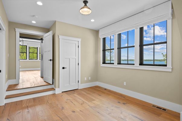Empty room, Interior, Recessed Lighting, Water, Wood Texture Flooring