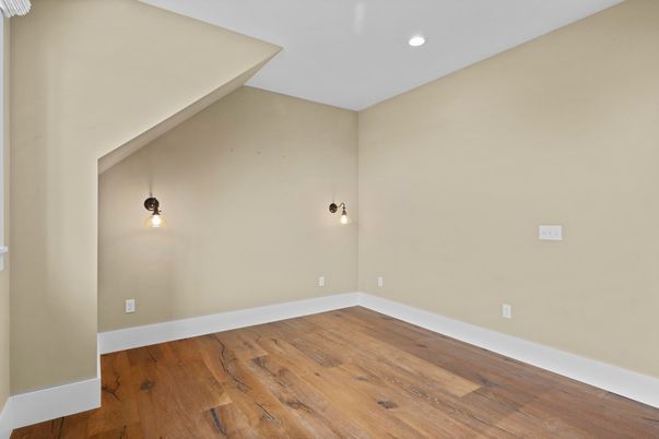 Empty room, Interior, Recessed Lighting, Wood Texture Flooring