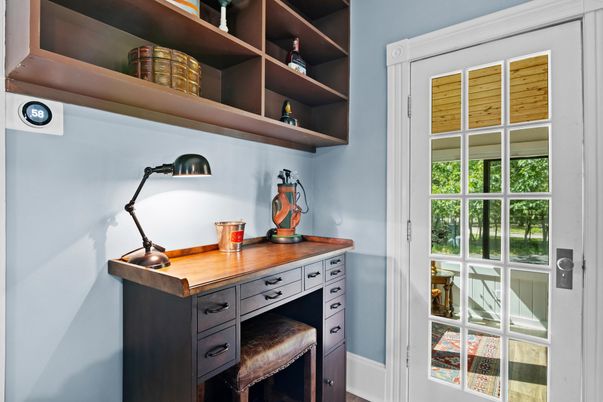Home Office, Interior