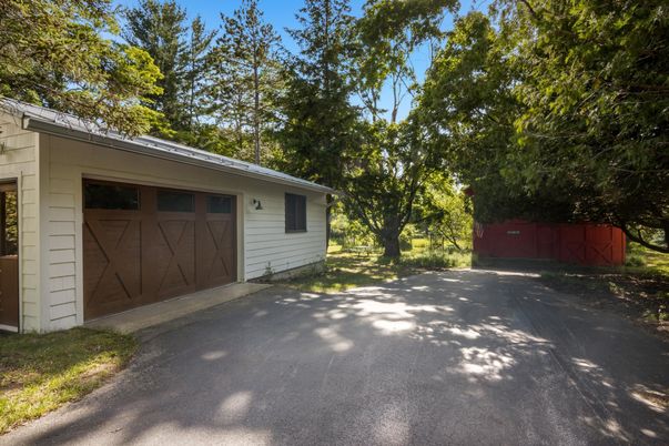 Detached Garage, Exterior