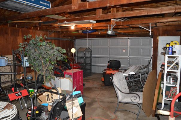 Garage, Interior, Wooden Beams