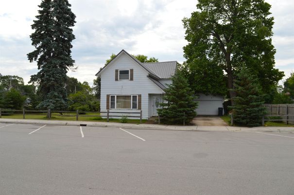 Exterior, Facade, Farmhouse