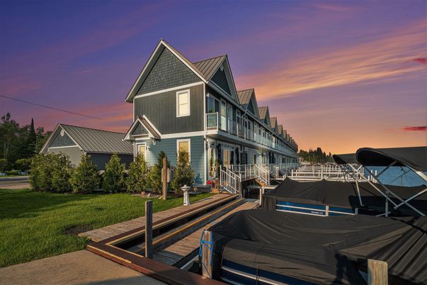 Backyard, Exterior, Facade, Queen Anne Victorian