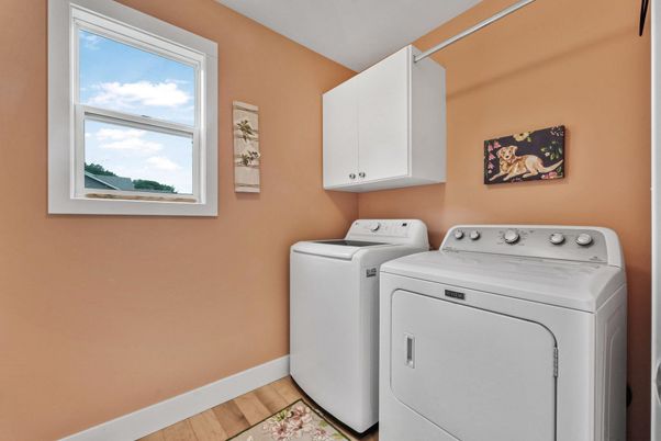 Interior, Washer, Wood Texture Flooring