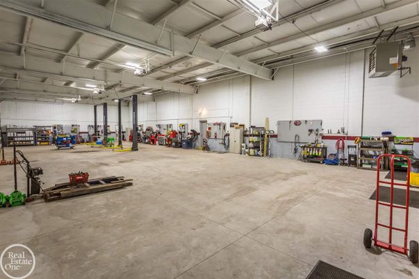 Garage, Interior