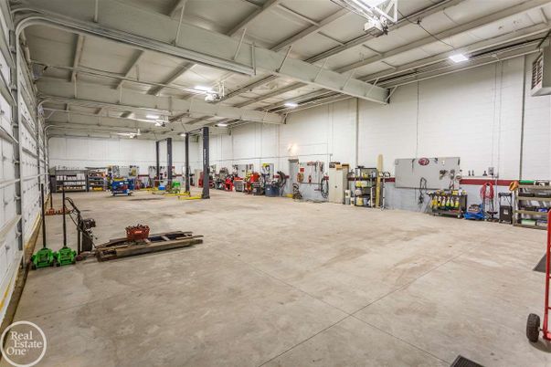 Garage, Interior