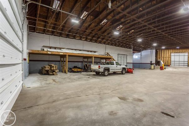 Garage, Interior