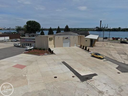 Exterior, Water
