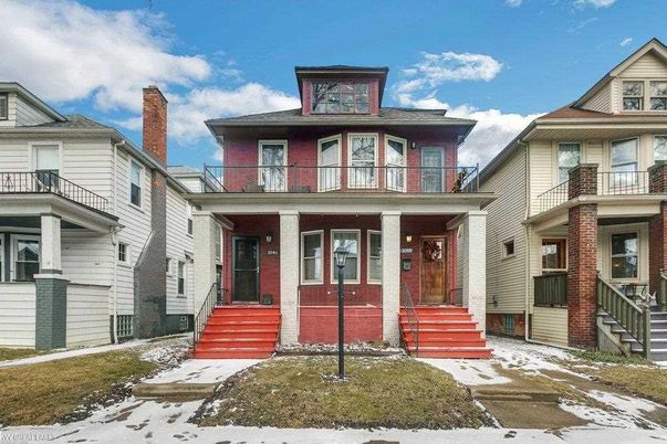 Exterior, Facade, American Foursquare
