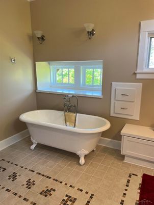 Bathroom, Free Standing Baths, Interior