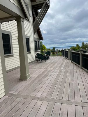 Exterior, Water
